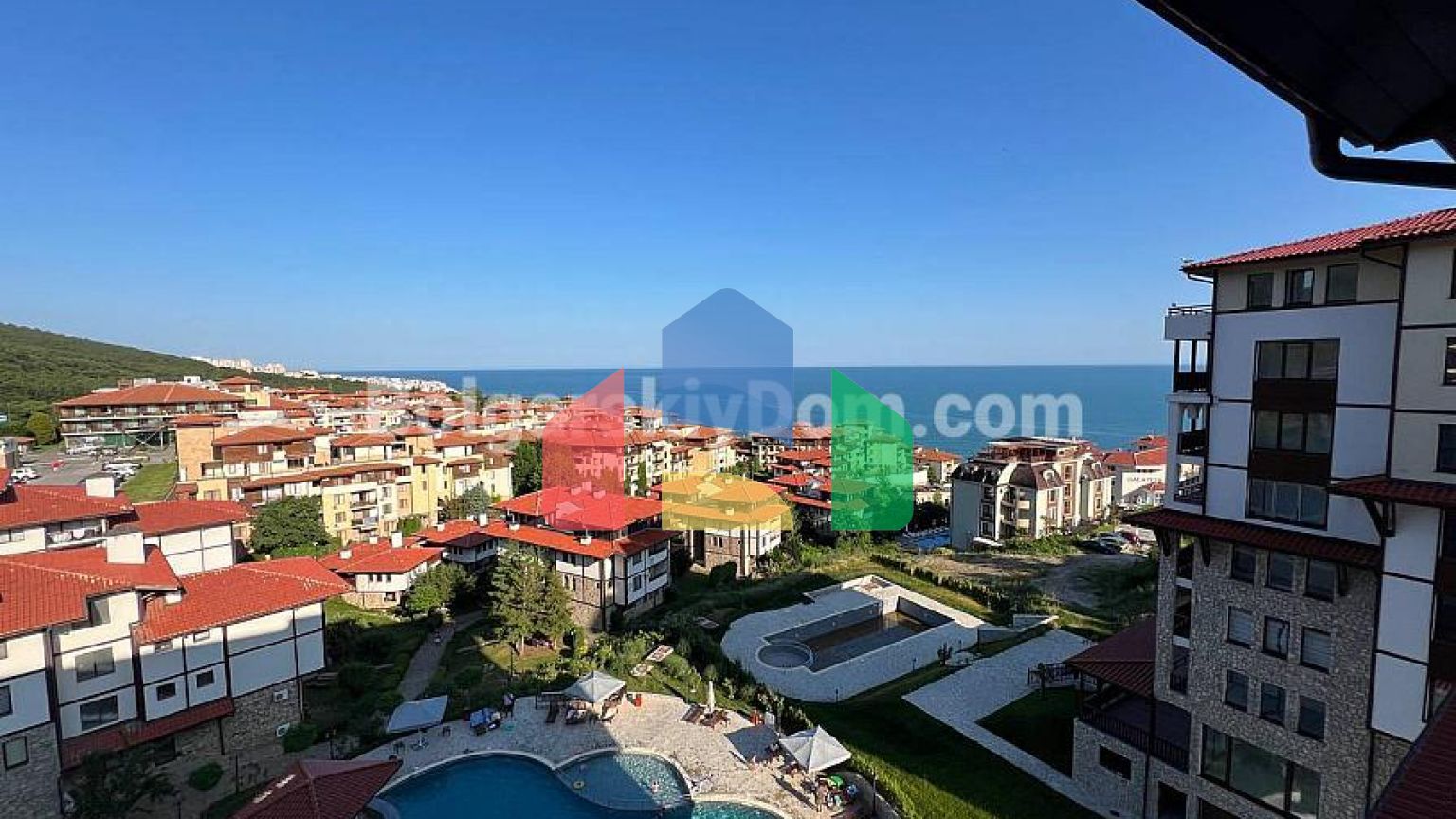 Трикімнатна квартира в Етера 4