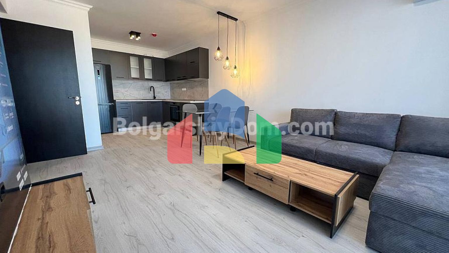 Трикімнатна квартира в Етера 4