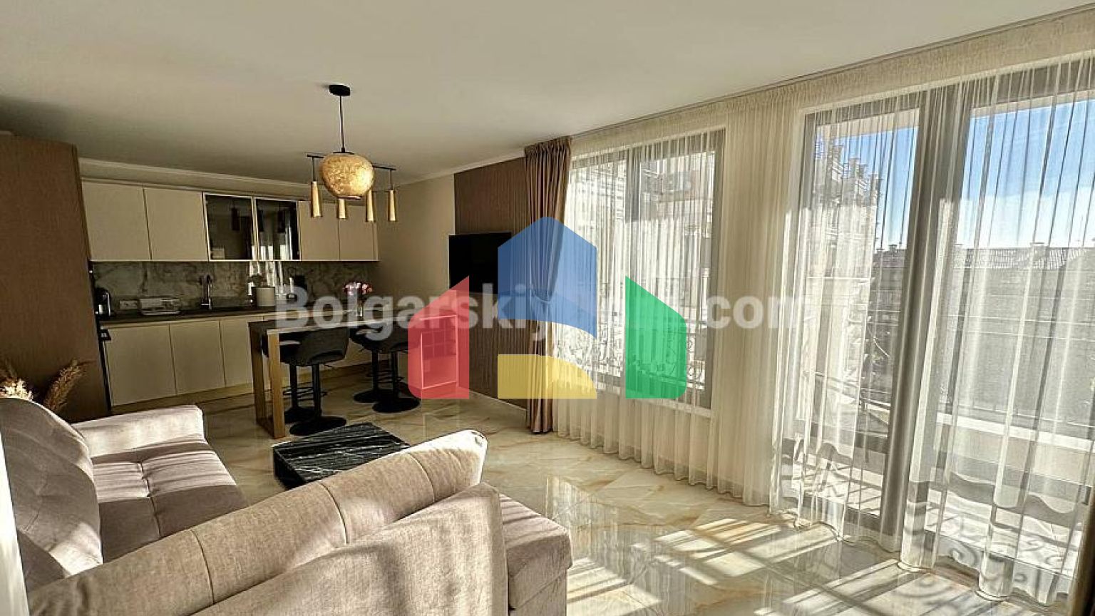 Трикімнатна квартира в Імперіум 1