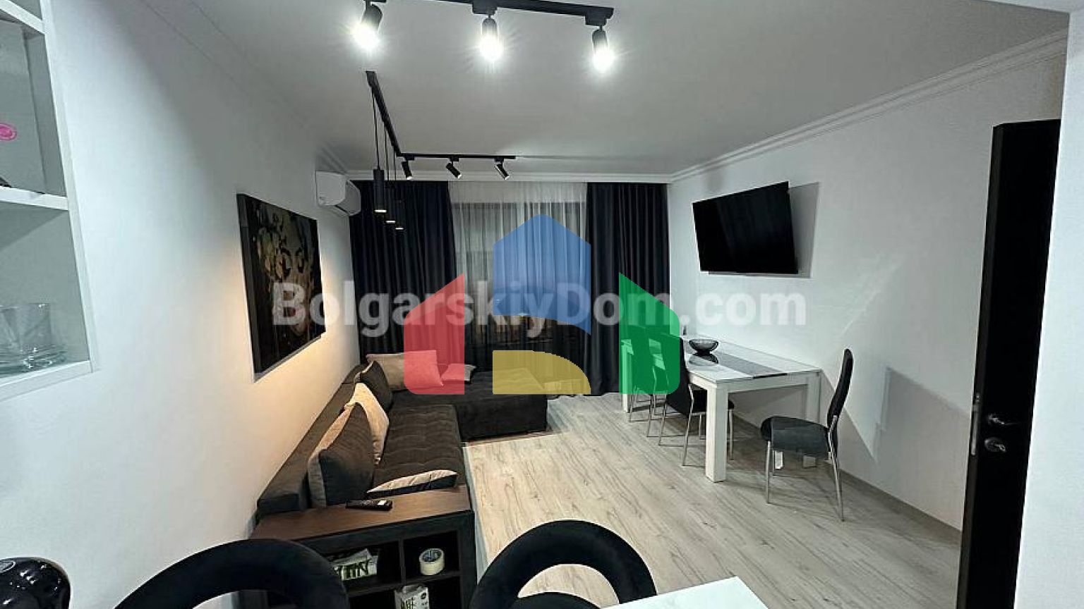 Трикімнатна квартира в Етера 4