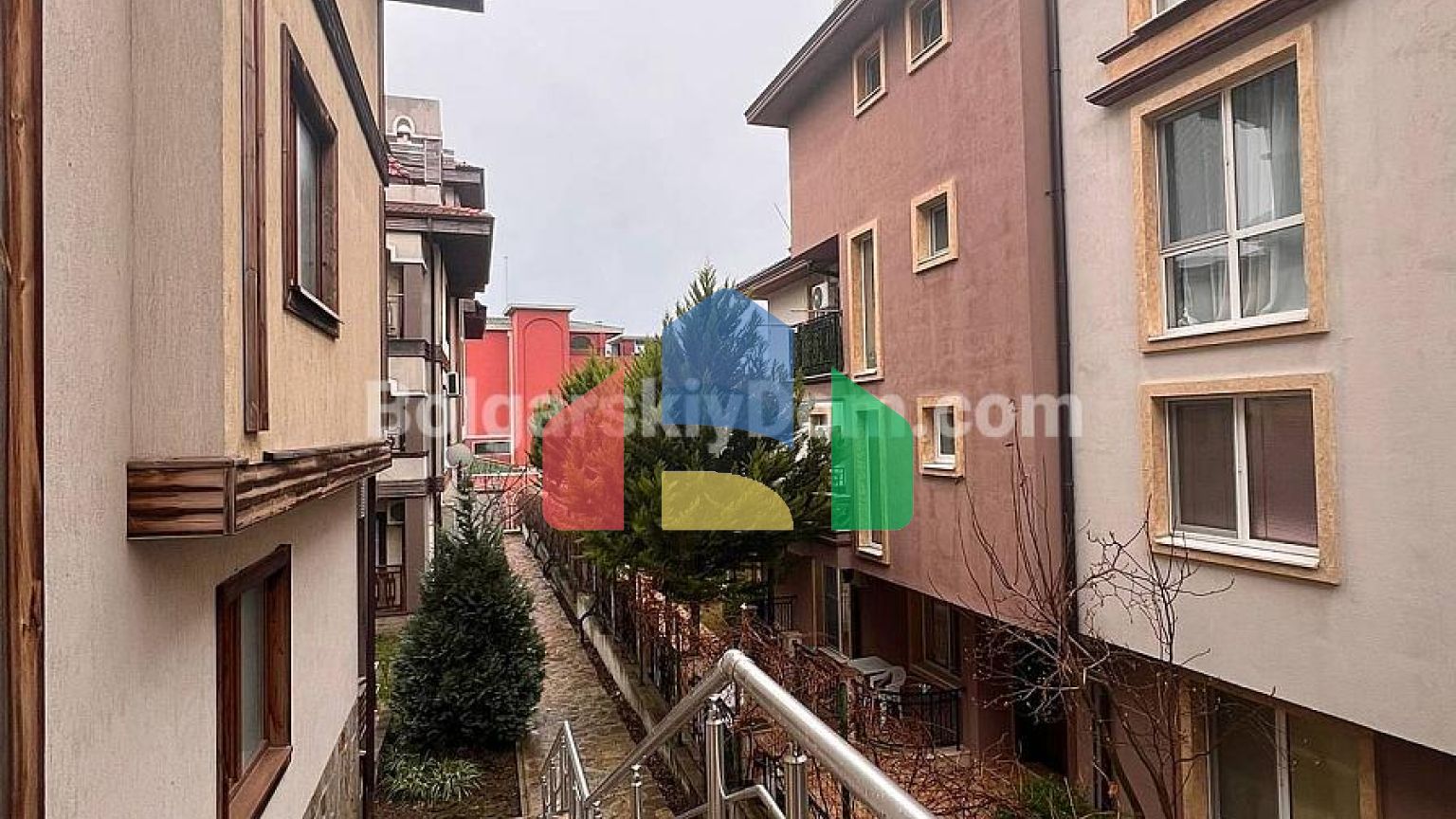 Квартира-студия в Вилидж Хаус