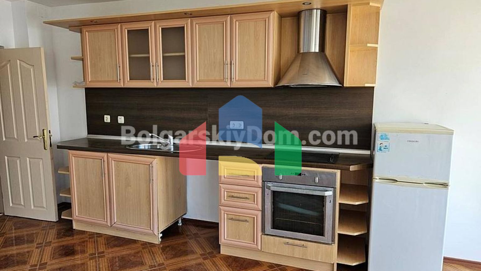 Трехкомнатная квартира в районе Русалка