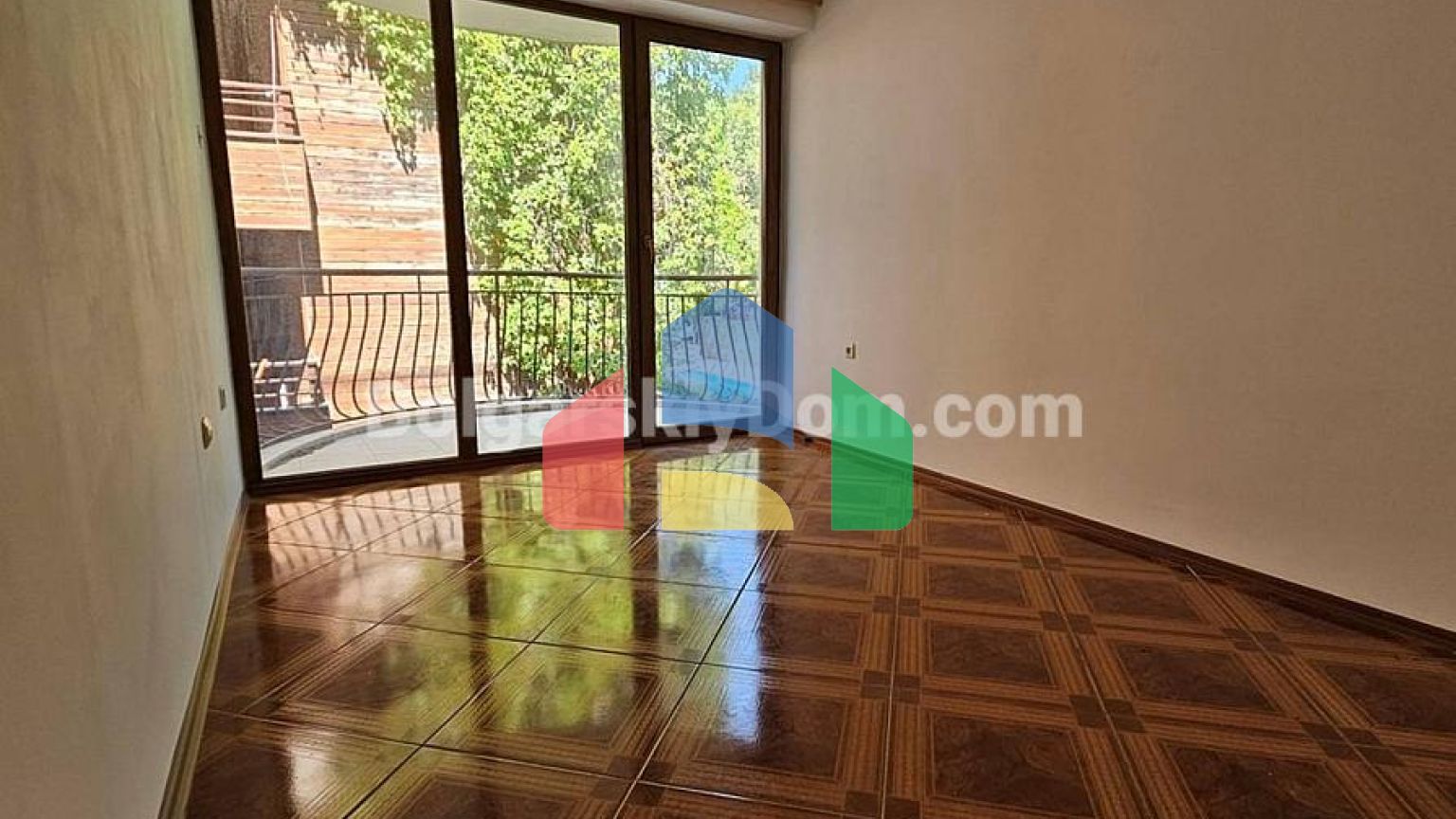 Трехкомнатная квартира в районе Русалка