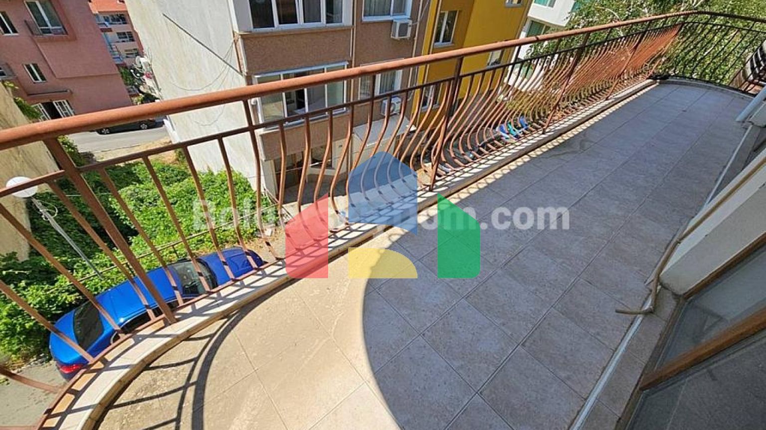 Трехкомнатная квартира в районе Русалка