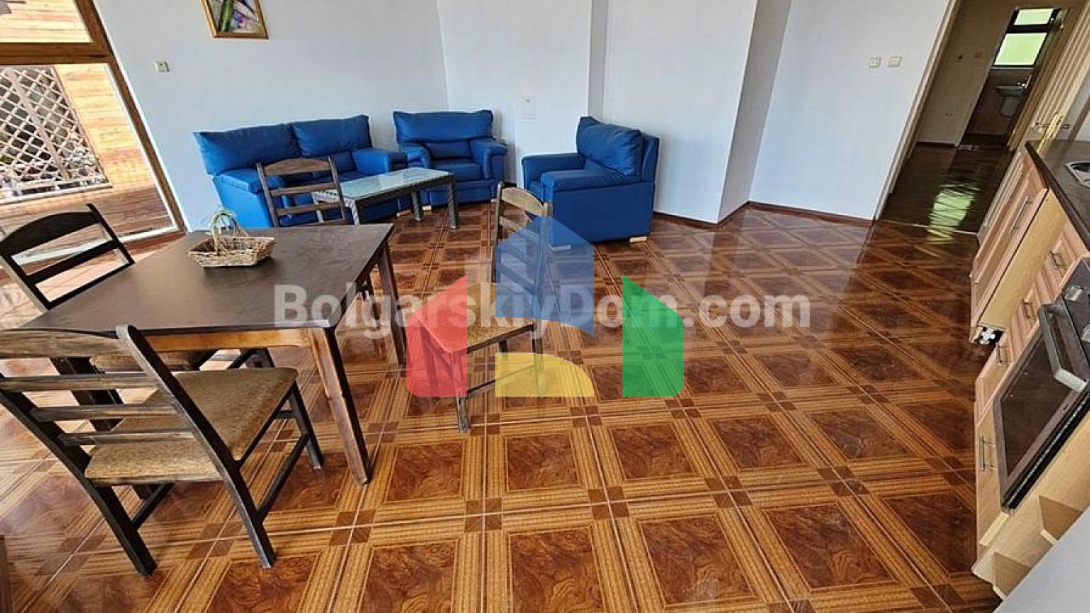 Трехкомнатная квартира в районе Русалка