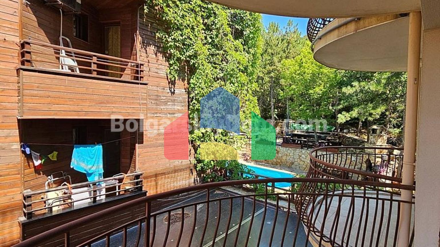 Трехкомнатная квартира в районе Русалка