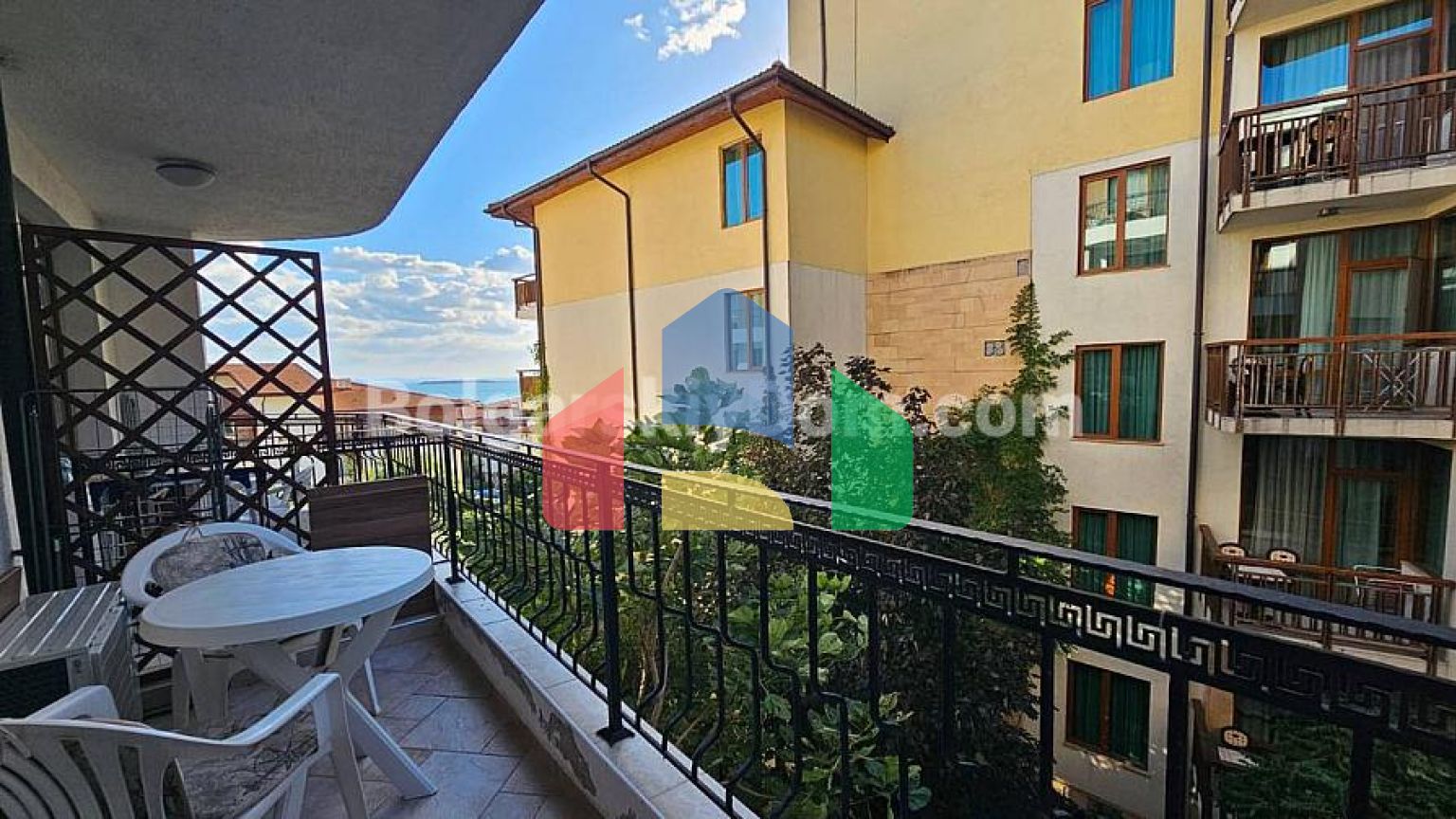 Двухкомнатная квартира в Райский Сад