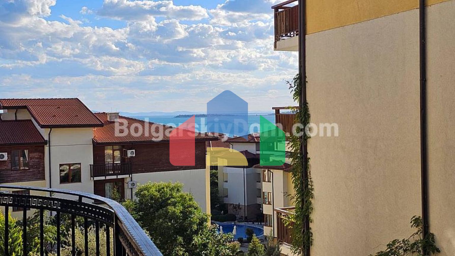 Двухкомнатная квартира в Райский Сад