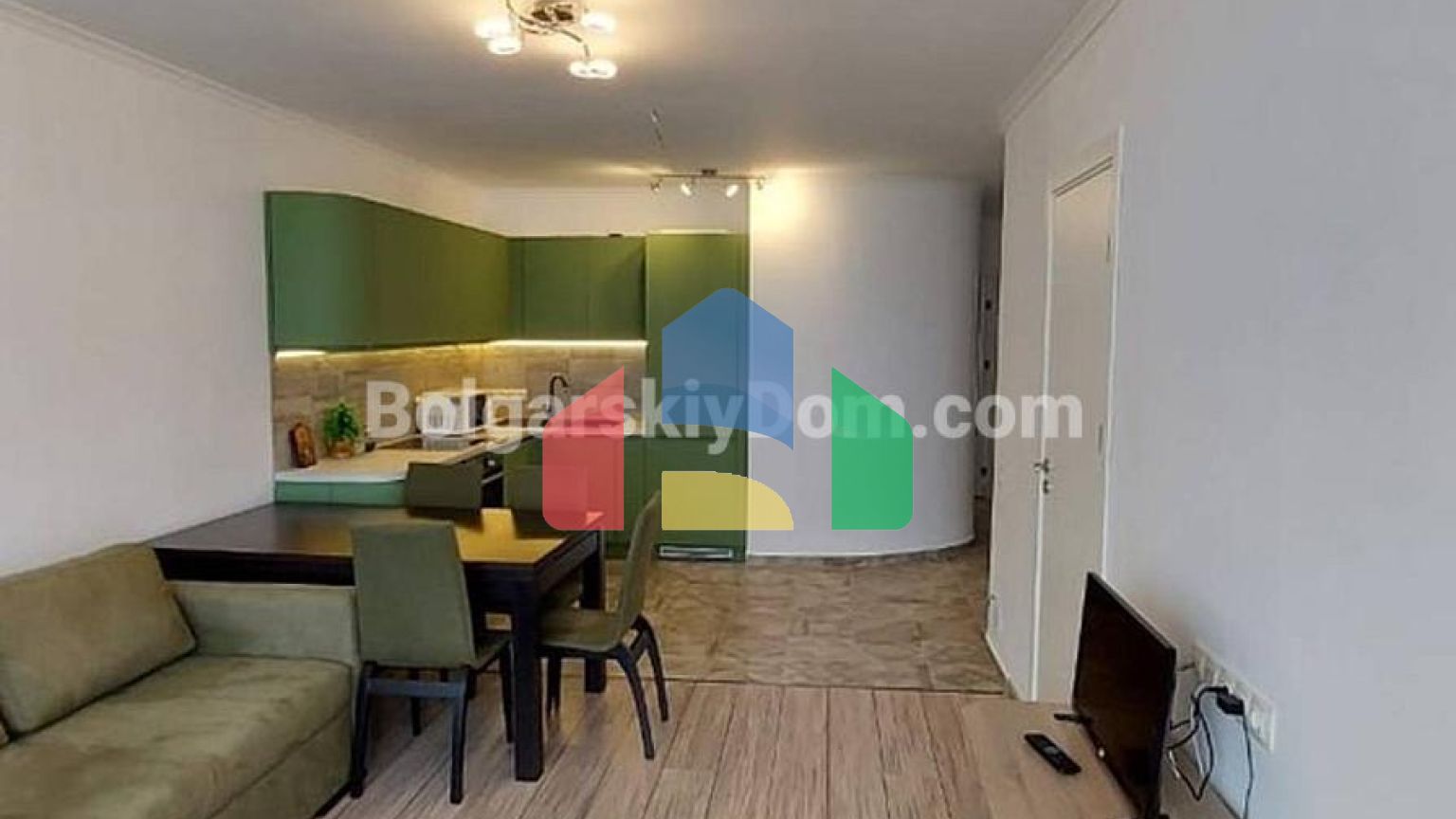 Трехкомнатная квартира в Арена 1