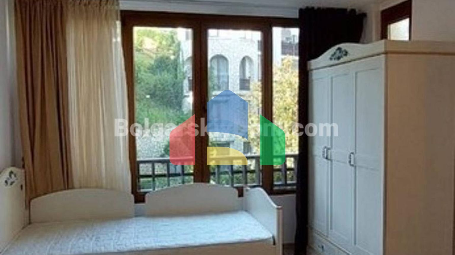 Трехкомнатная квартира в Арена 1