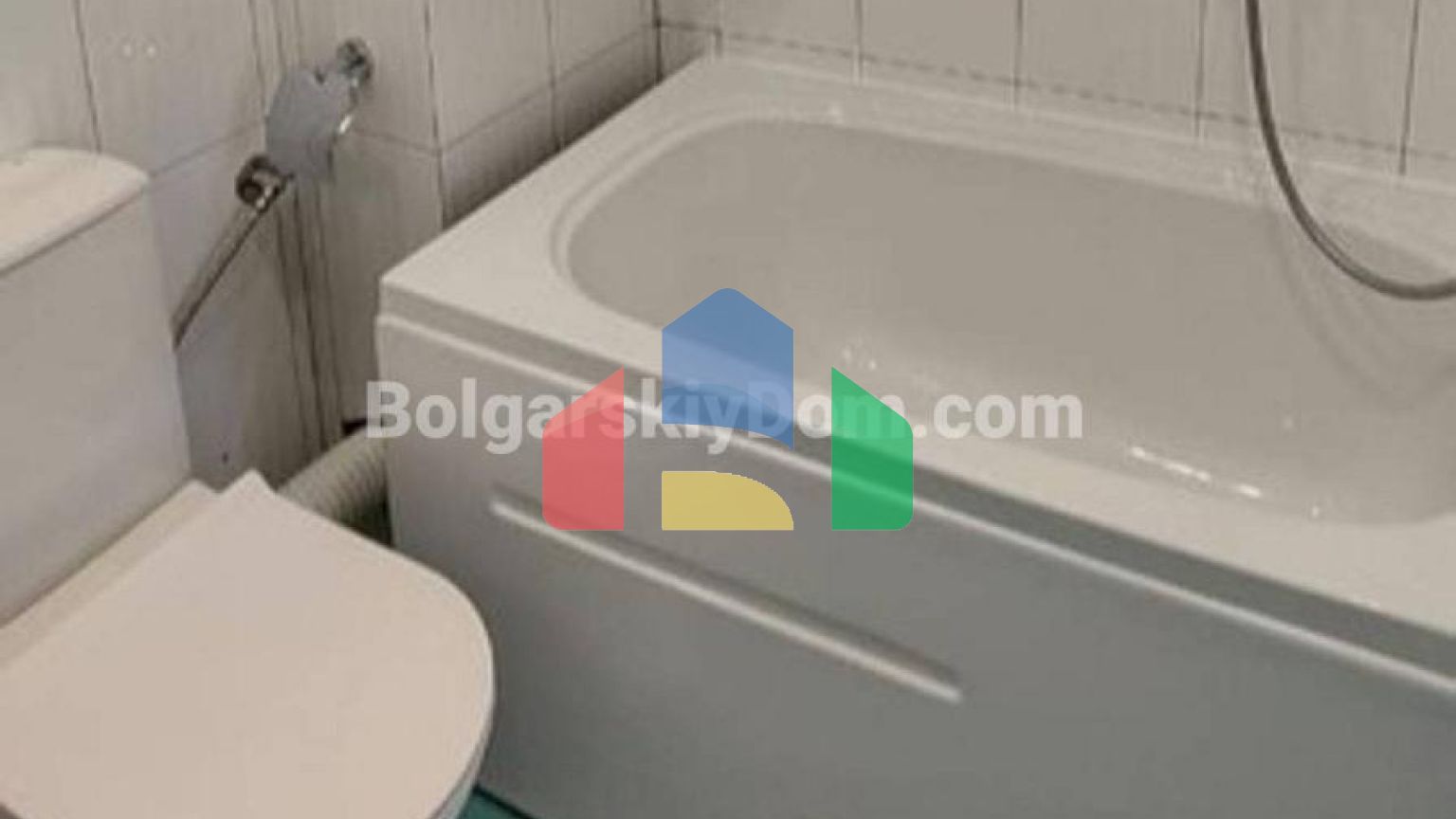 Трехкомнатная квартира в Арена 1