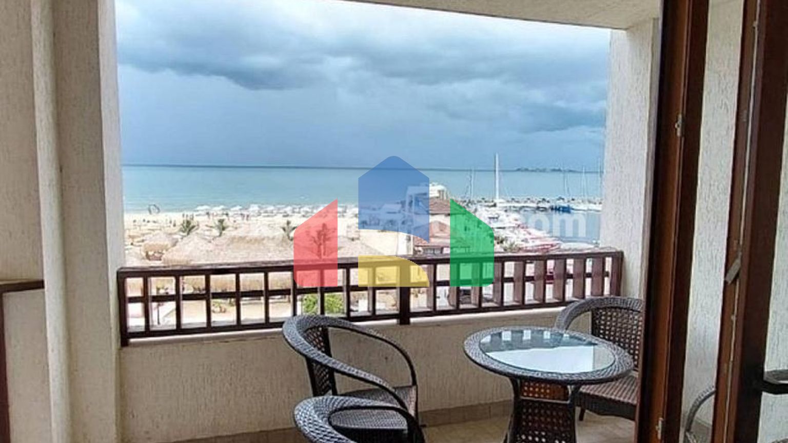 Трехкомнатная квартира в Арена 1