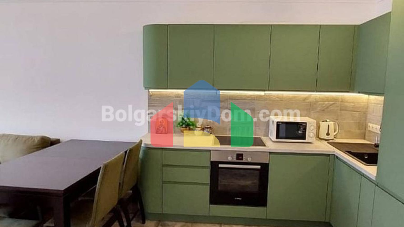 Трехкомнатная квартира в Арена 1