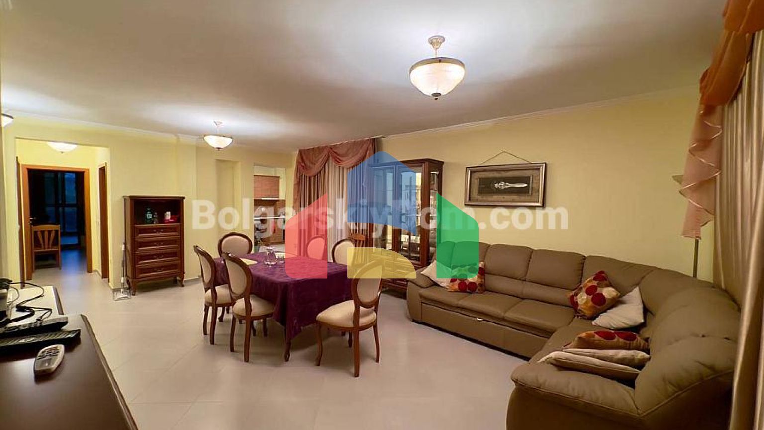 Четырехкомнатная квартира в Антония