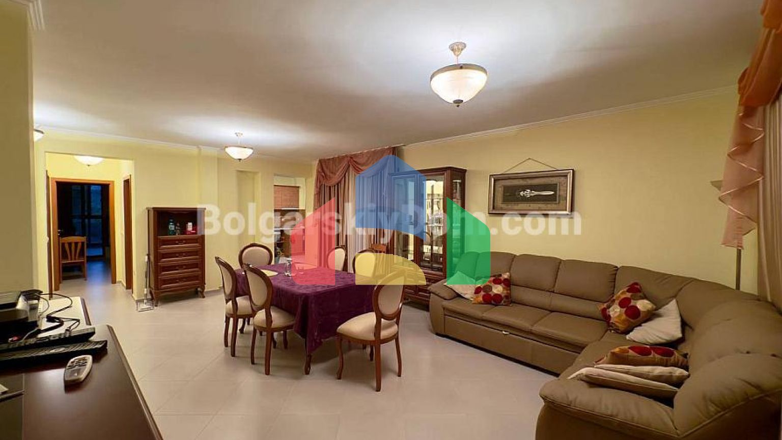 Четырехкомнатная квартира в Антония