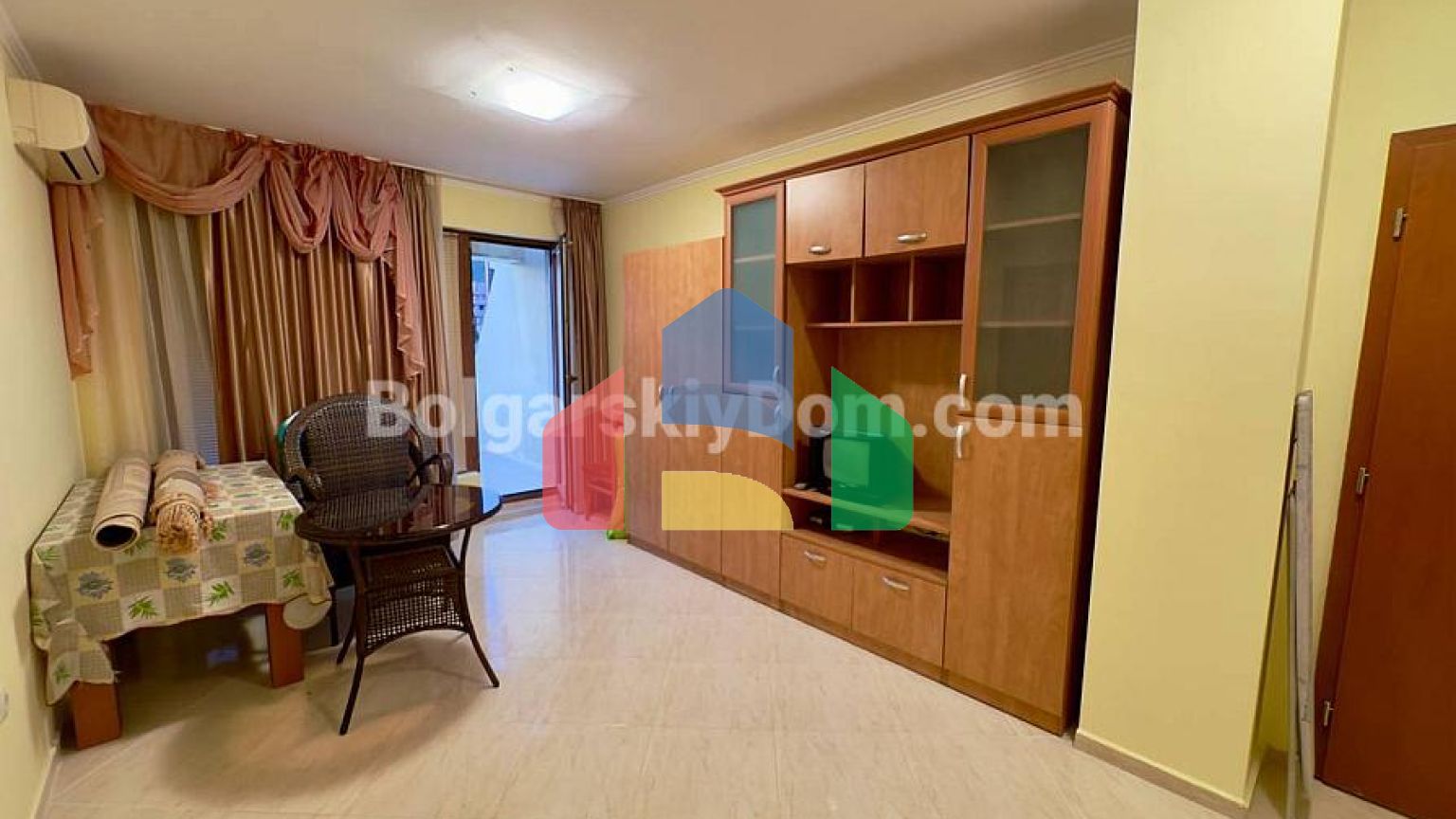 Четырехкомнатная квартира в Антония