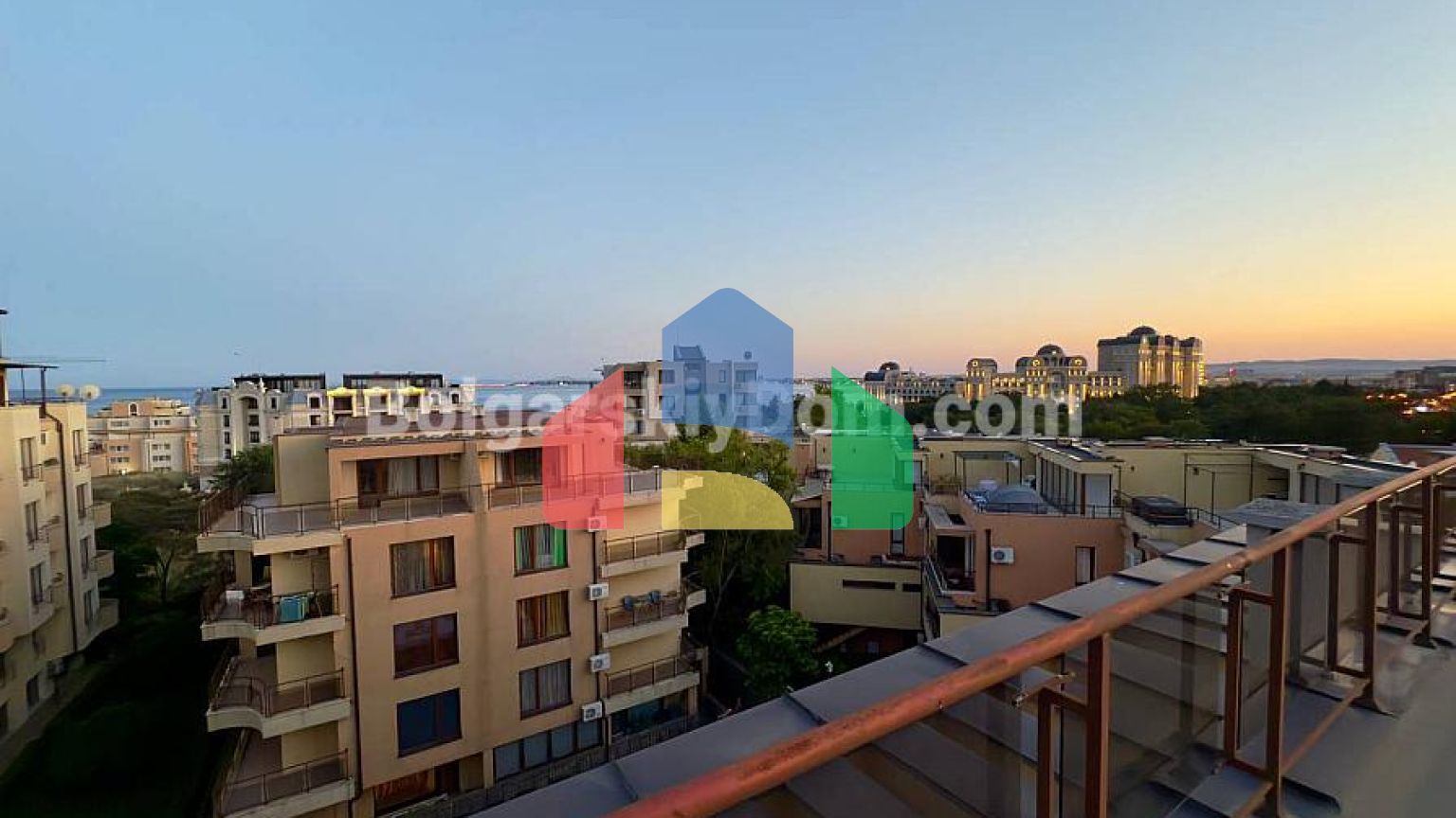 Четырехкомнатная квартира в Антония