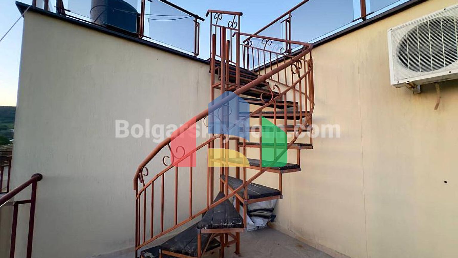 Четырехкомнатная квартира в Антония