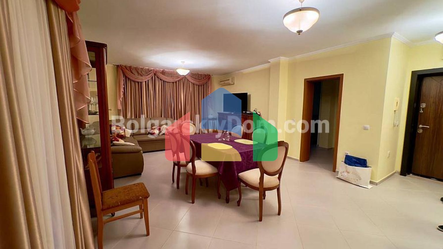 Четырехкомнатная квартира в Антония