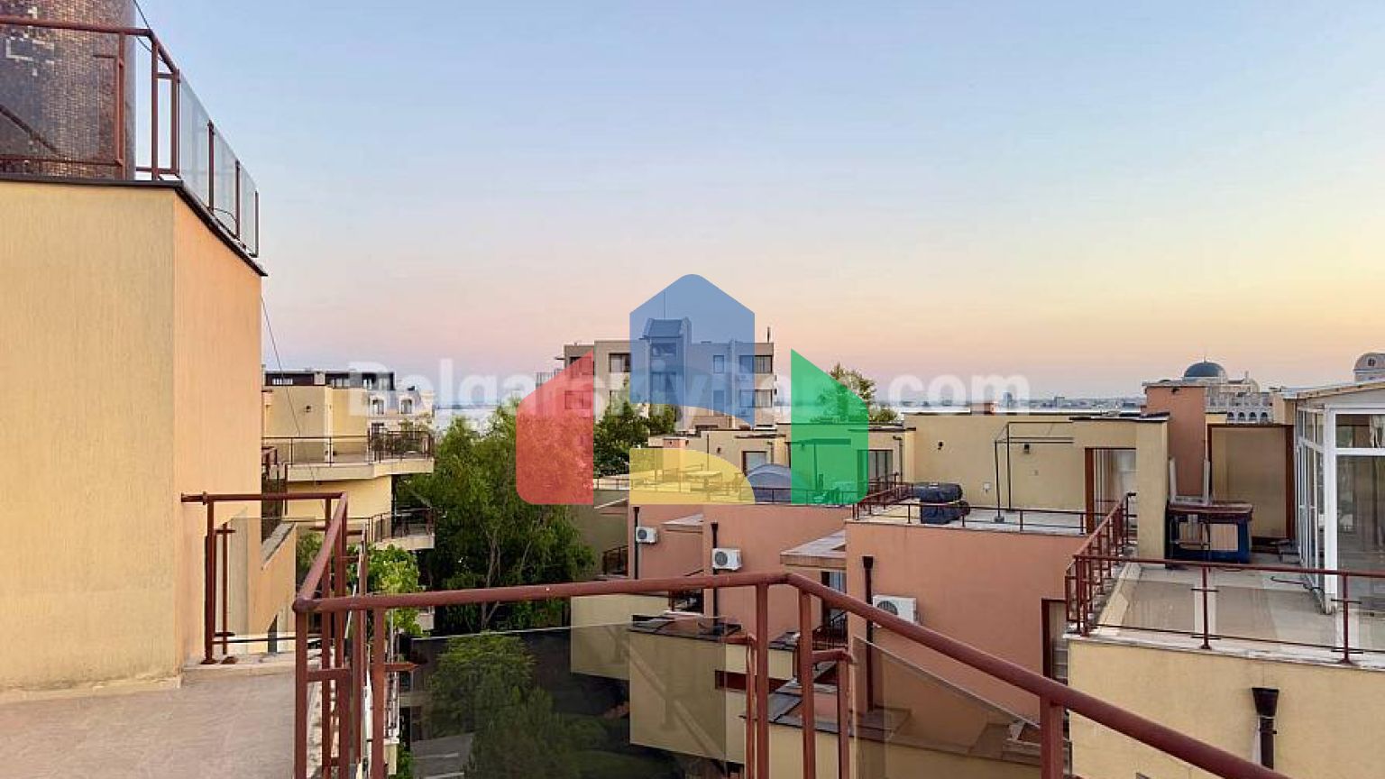 Четырехкомнатная квартира в Антония