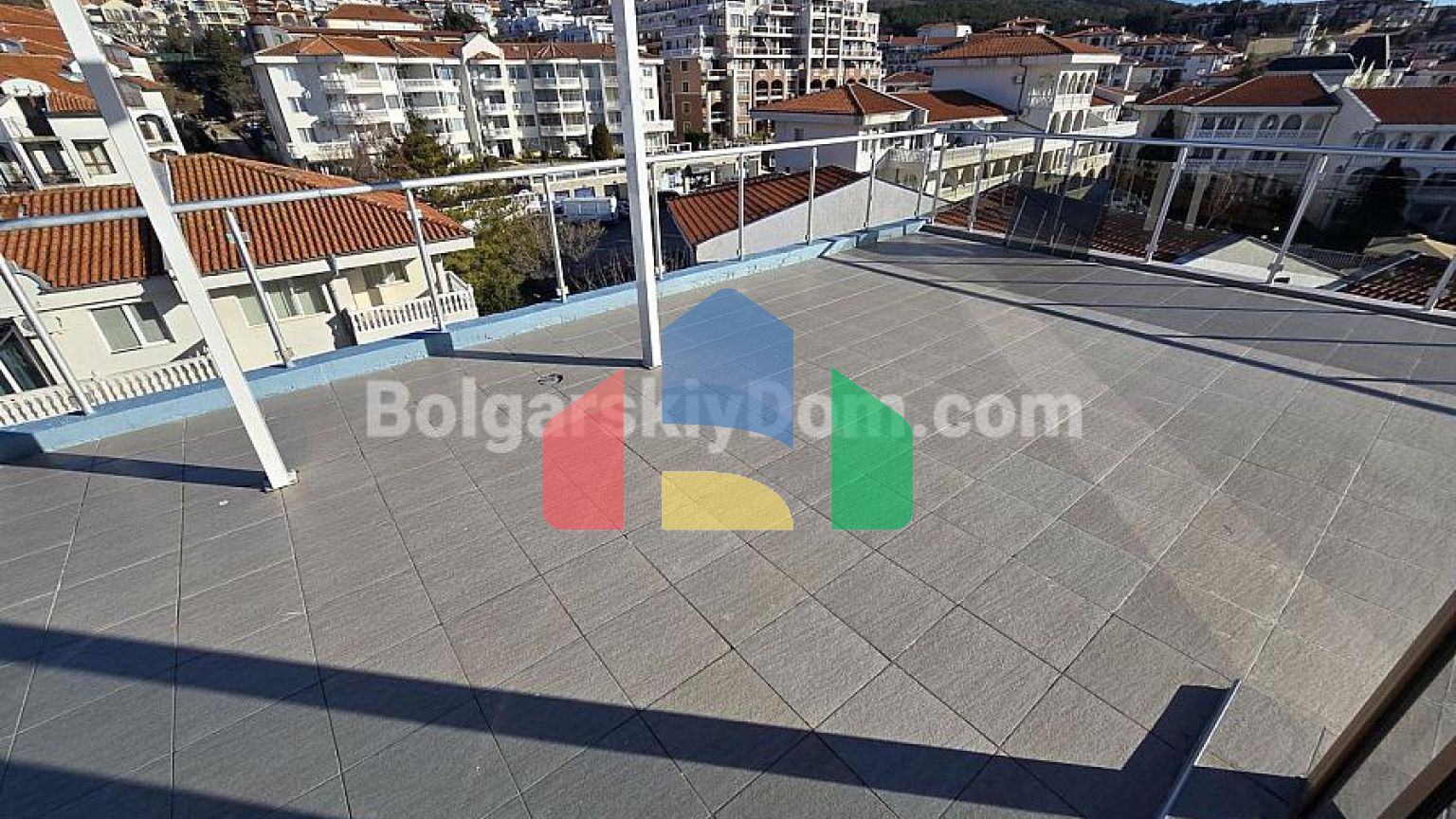 Двухкомнатная квартира в Лазур 4