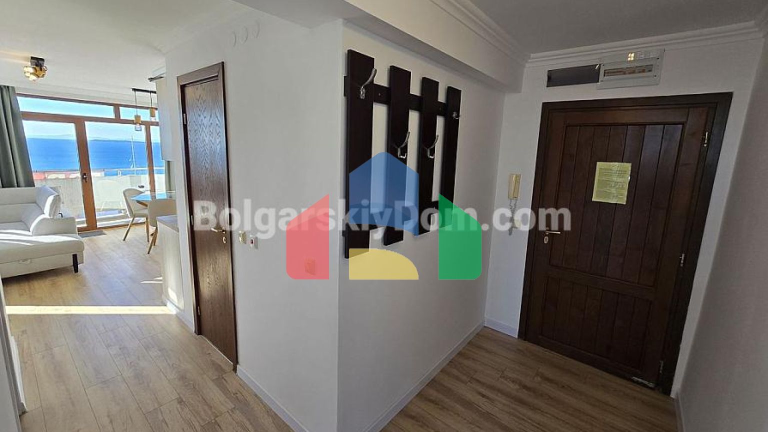 Двухкомнатная квартира в Лазур 4