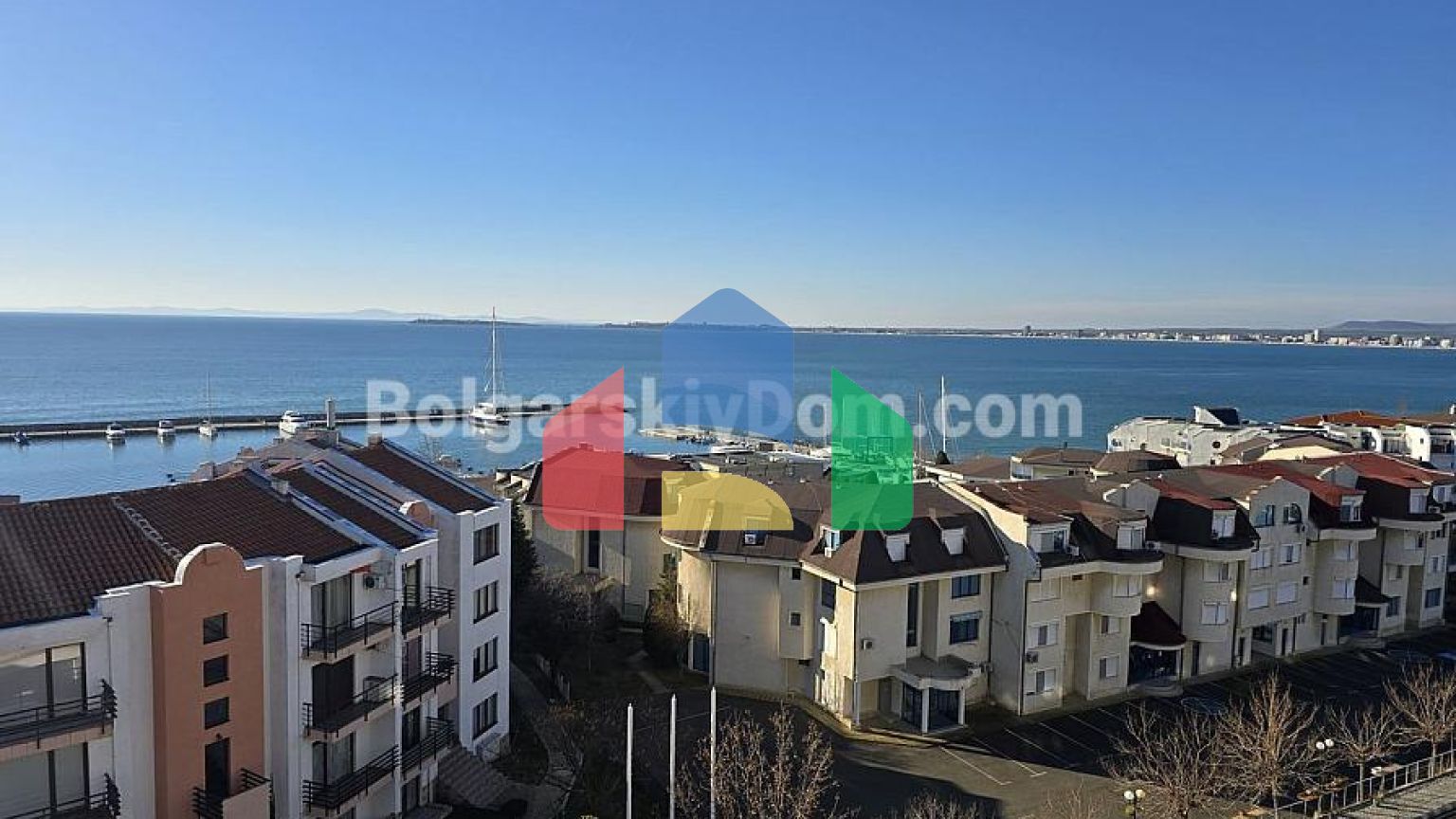 Двухкомнатная квартира в Лазур 4