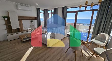 Двухкомнатная квартира в Лазур 4