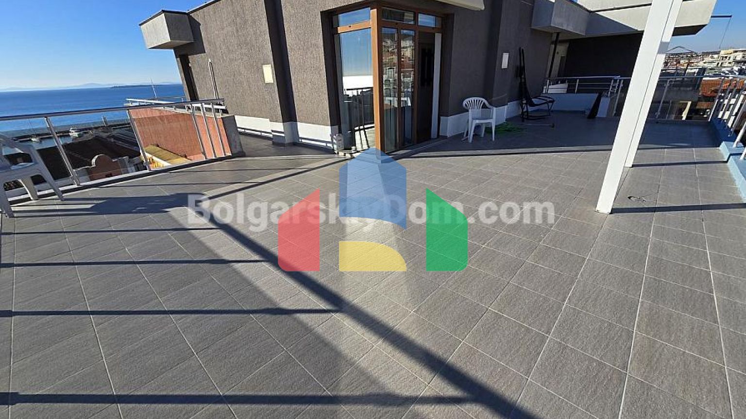 Двухкомнатная квартира в Лазур 4