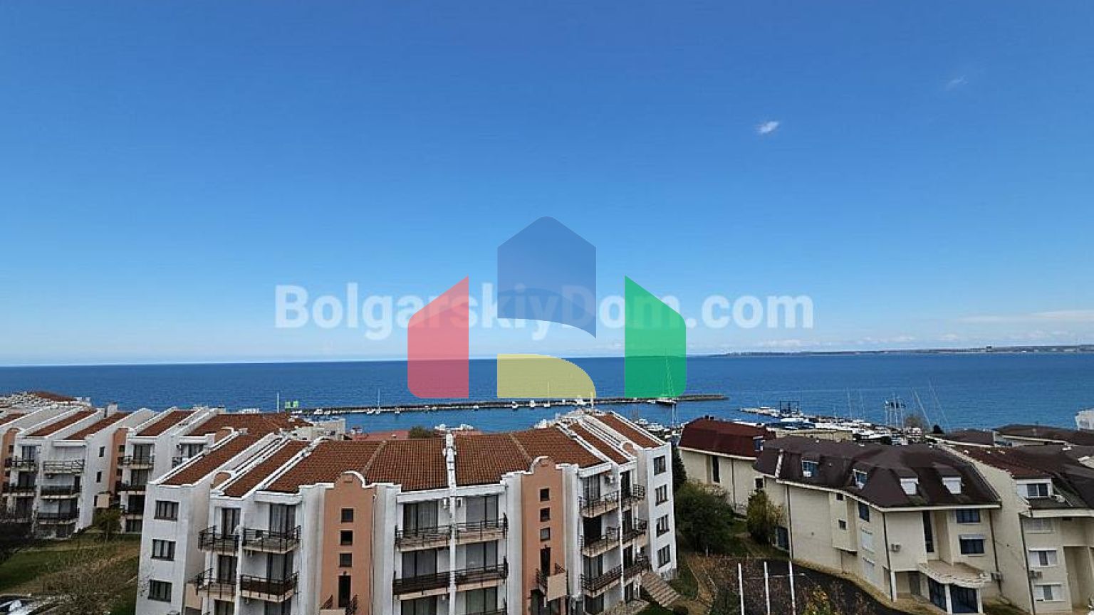 Двухкомнатная квартира в Лазур 4