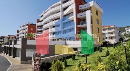 Двухкомнатная квартира в Лазур 4