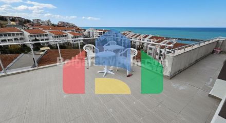 Двухкомнатная квартира в Лазур 4