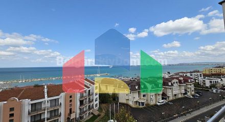 Двухкомнатная квартира в Лазур 4