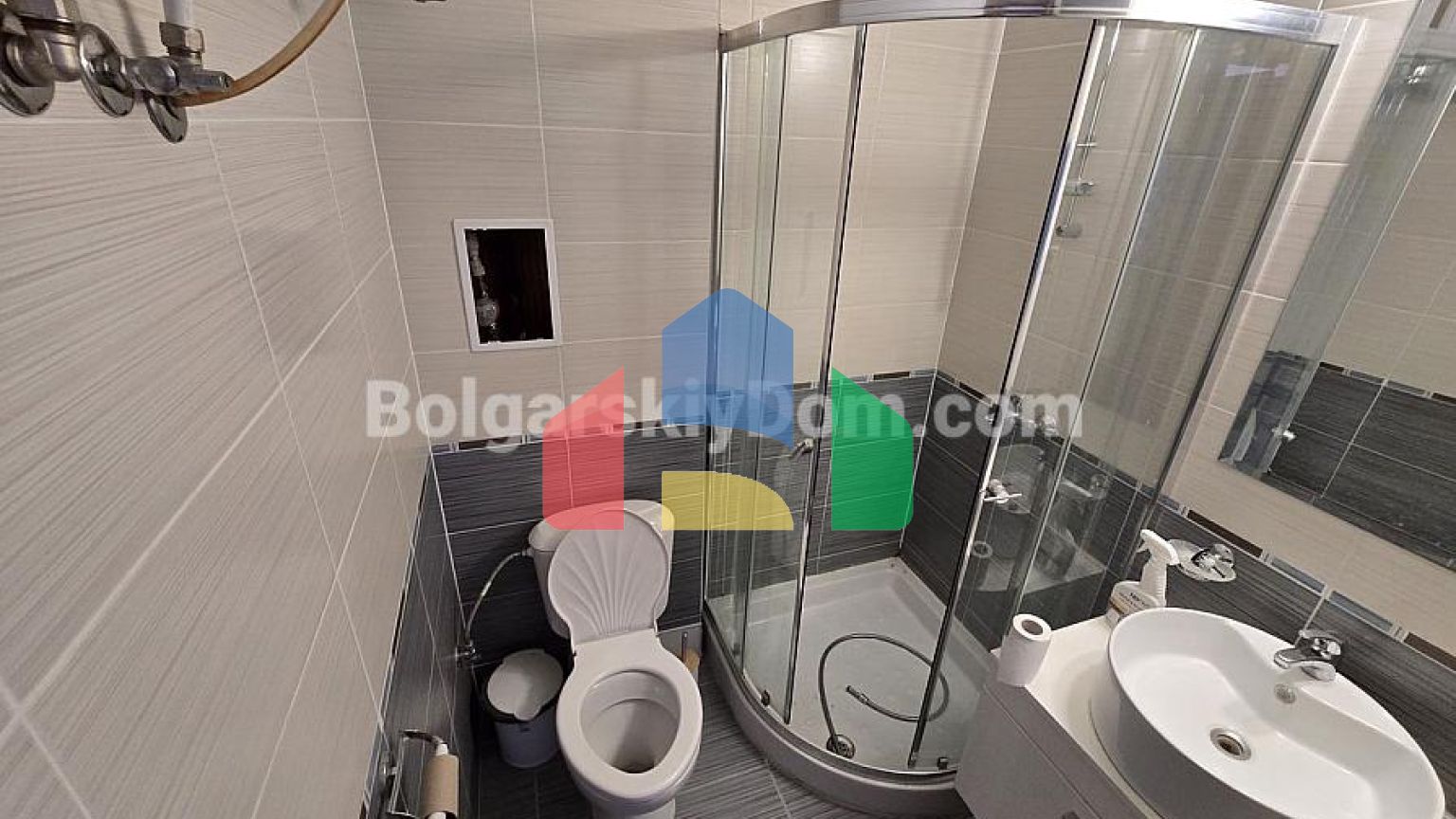 Двухкомнатная квартира в Лазур 4