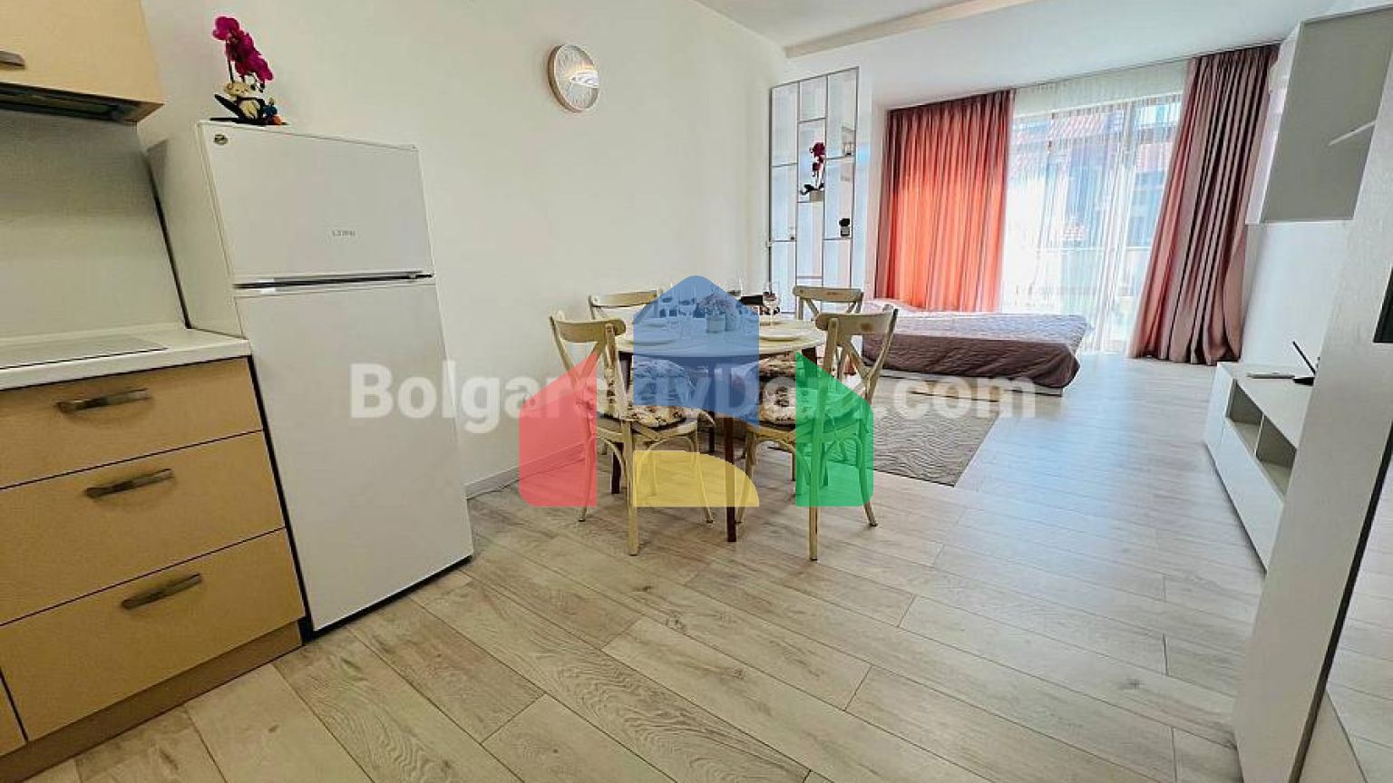 Квартира-студия в Морски Фар