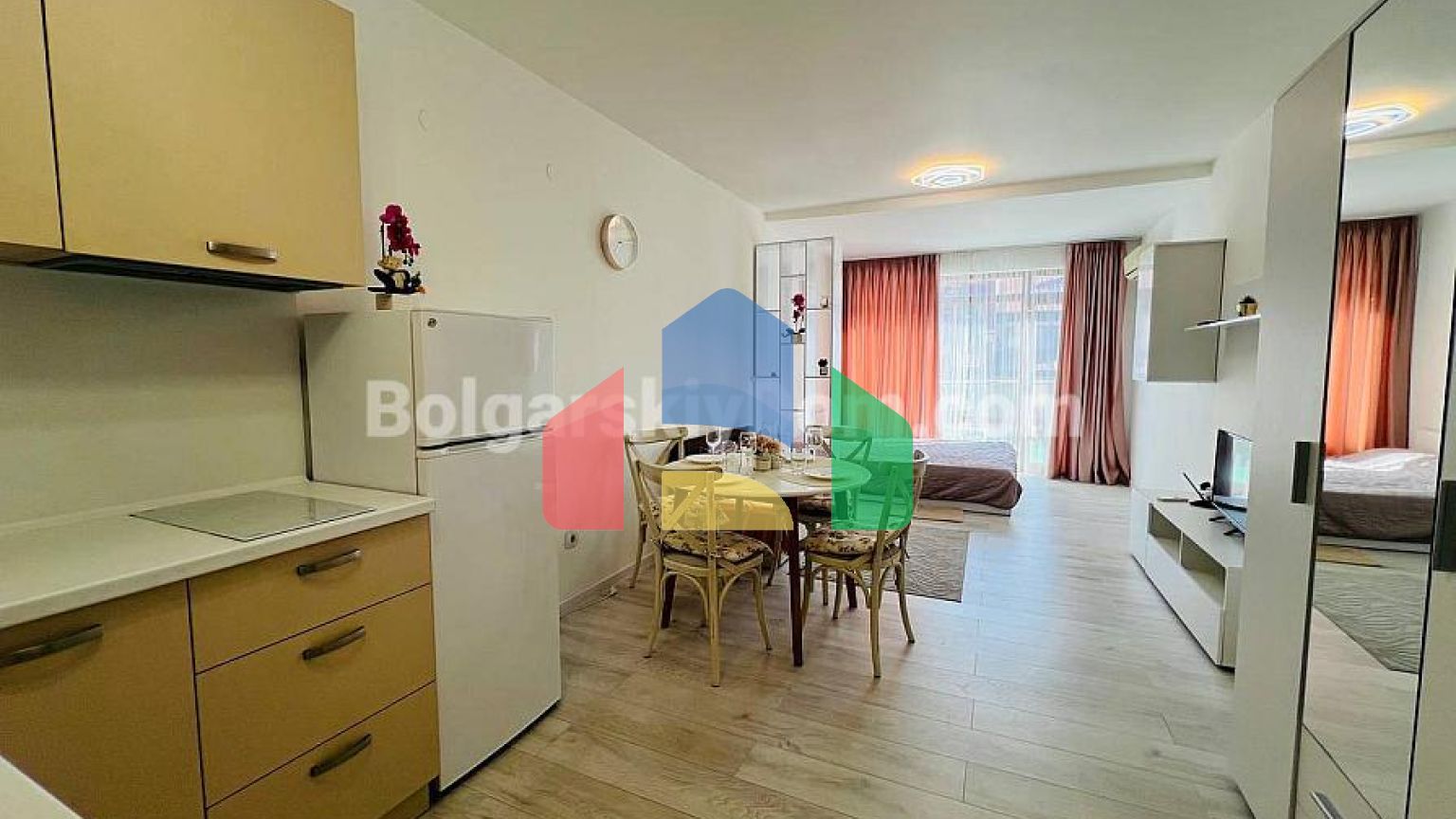 Квартира-студия в Морски Фар