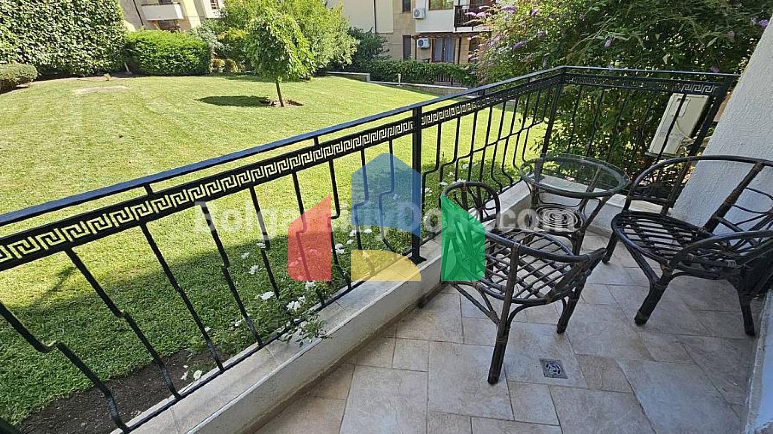 Двухкомнатная квартира в Райский Сад