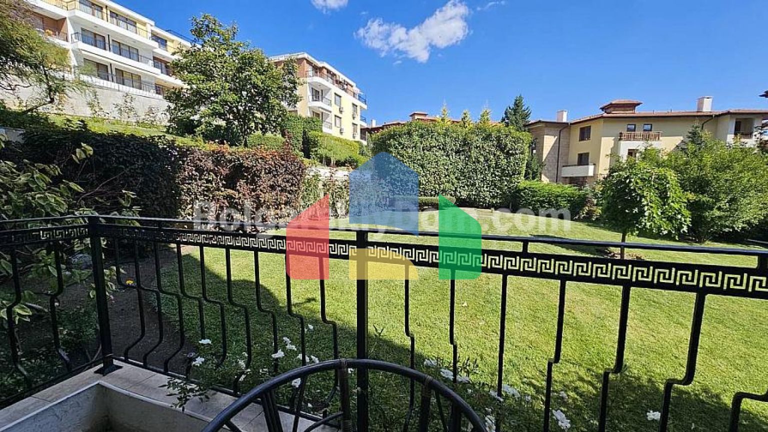 Двухкомнатная квартира в Райский Сад