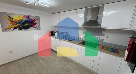 Трехкомнатная квартира в Святом Власе