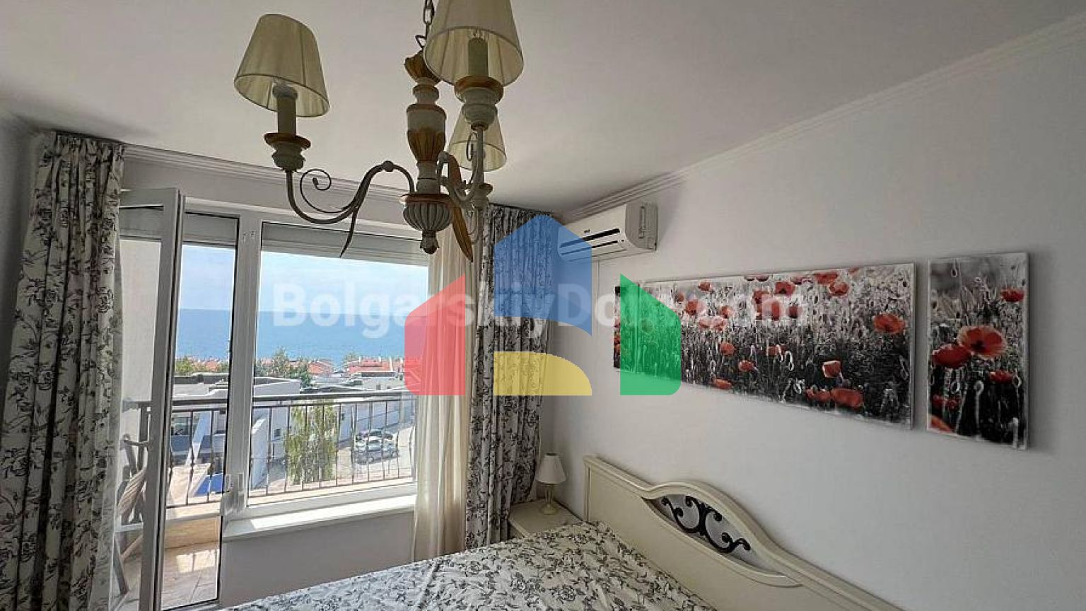 Стильная двухкомнатная квартира в Вилла Анторини