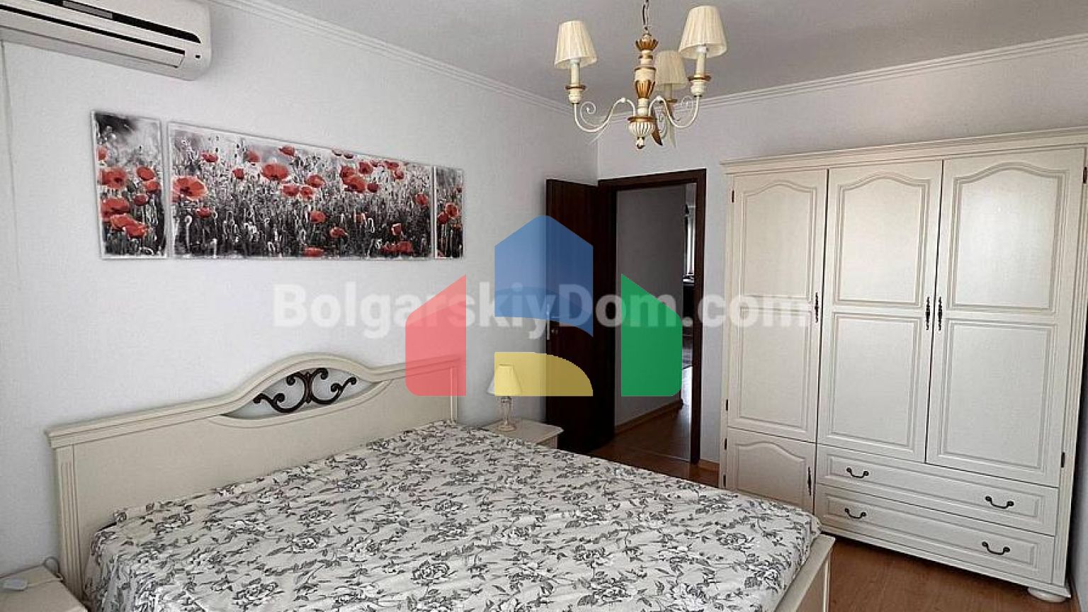 Стильная двухкомнатная квартира в Вилла Анторини