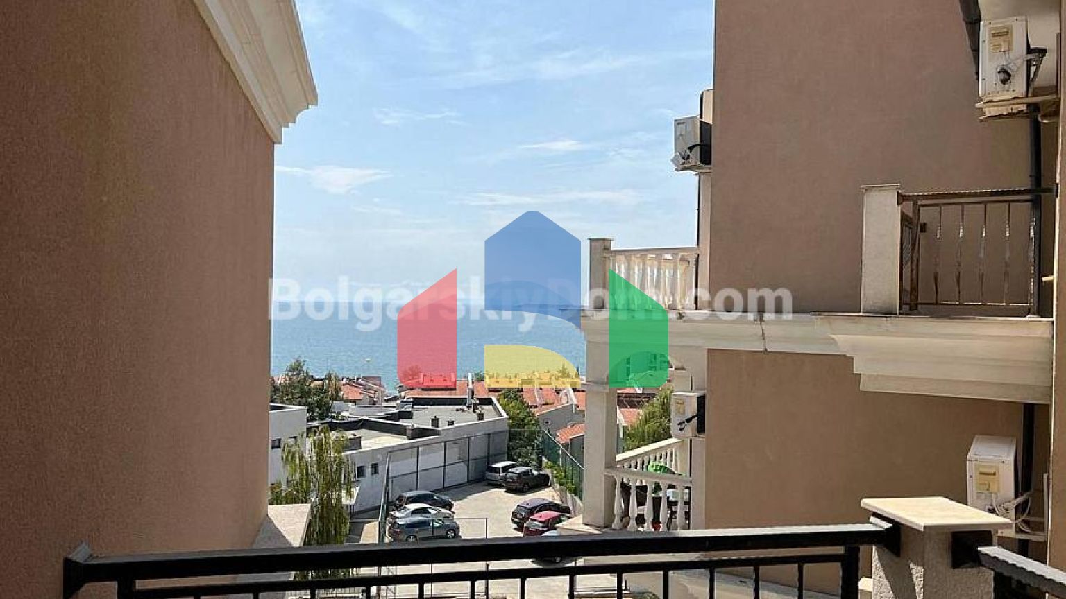 Стильная двухкомнатная квартира в Вилла Анторини