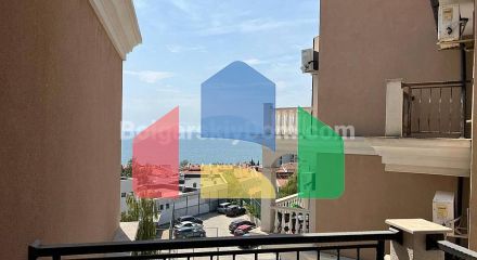 Стильная двухкомнатная квартира в Вилла Анторини