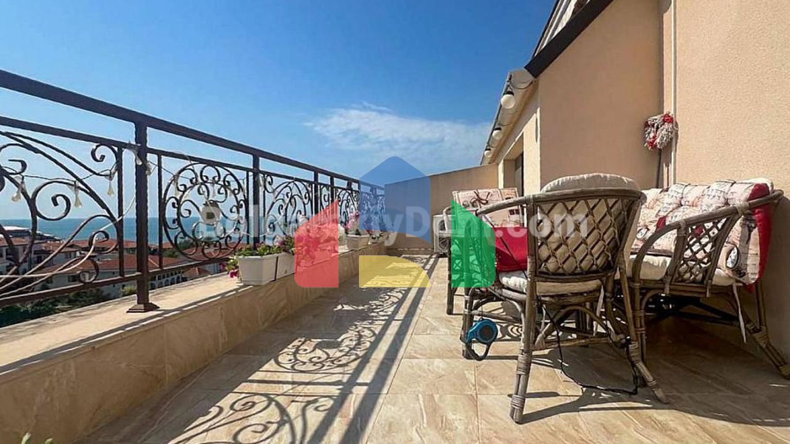 Трехкомнатная квартира в Феникс