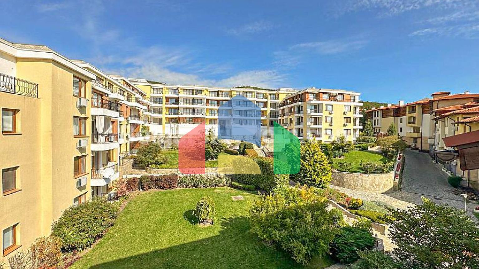 Двухкомнатная квартира в Райский Сад