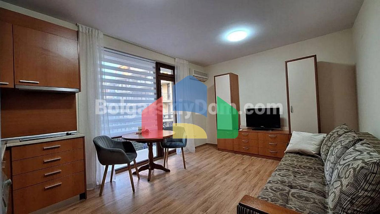 Двухкомнатаная квартира в Сияна