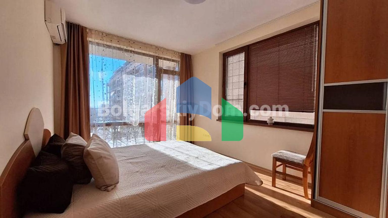 Двухкомнатаная квартира в Сияна