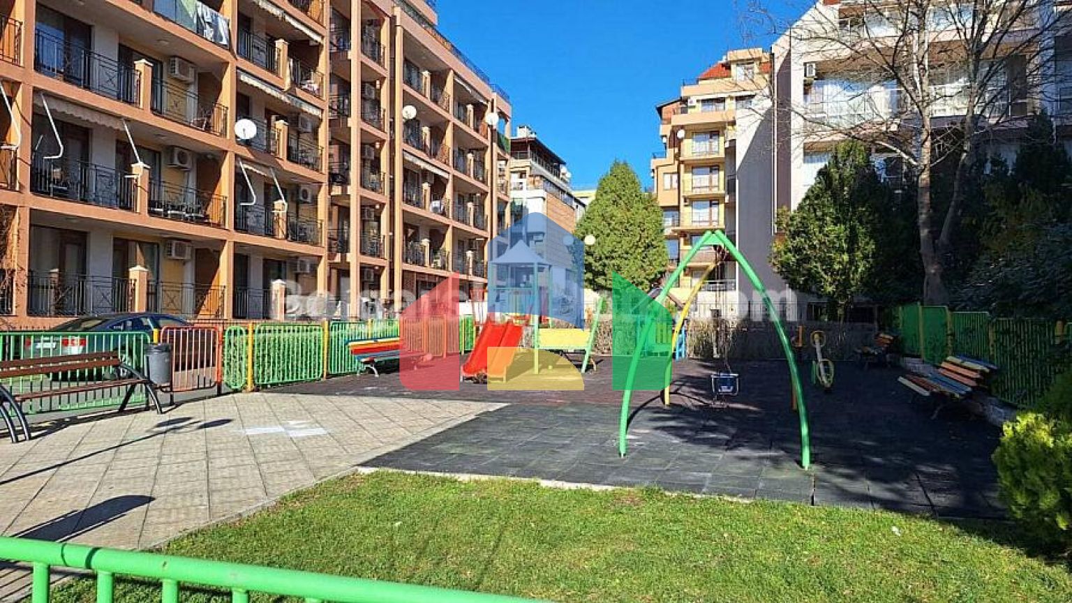 Двухкомнатаная квартира в Сияна