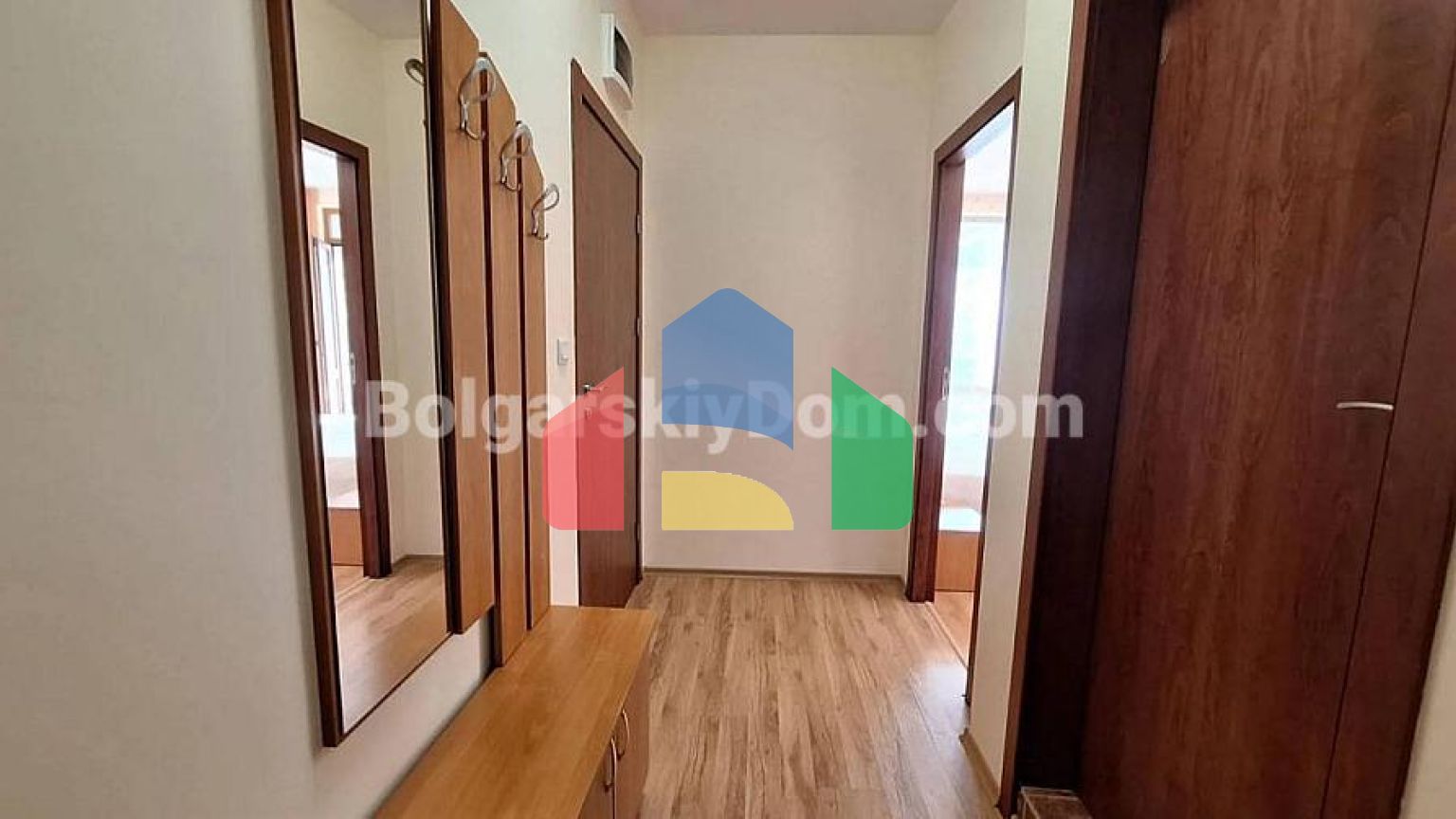 Двухкомнатаная квартира в Сияна