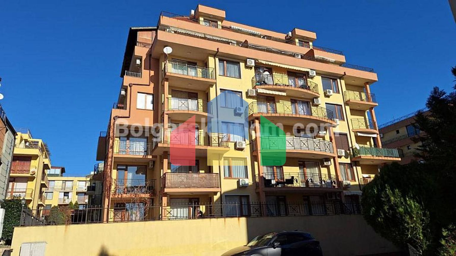 Двухкомнатаная квартира в Сияна